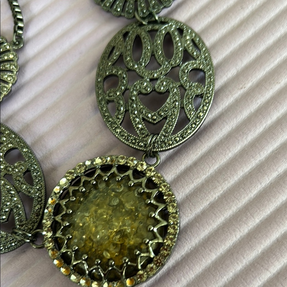 Elegant Silver Statement Necklace - Picture 3 of 10
